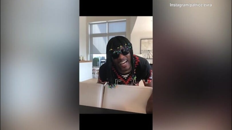 Inarrestabile Evra, si trasforma in Stevie Wonder