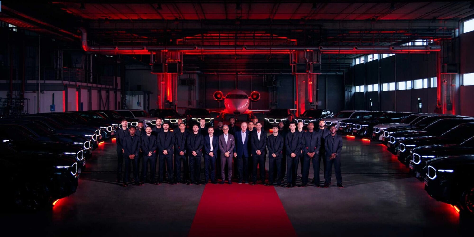 Ventisei BMW XM (e un jet privato) per il Milan