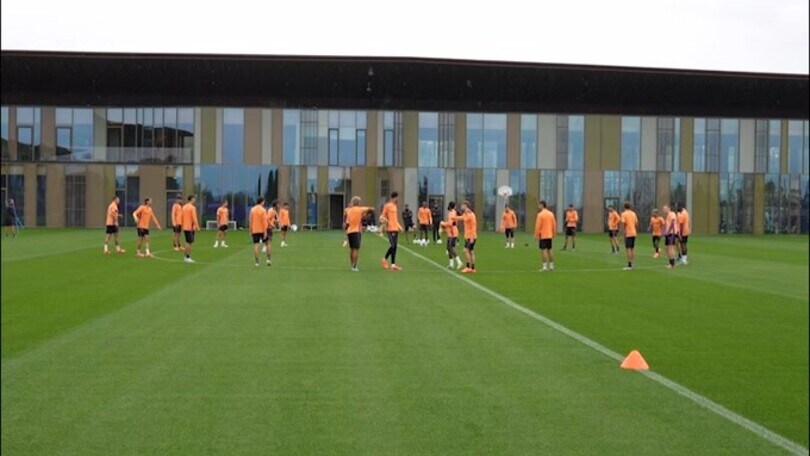 Fiorentina, allenamento prima di partire per la Svizzera