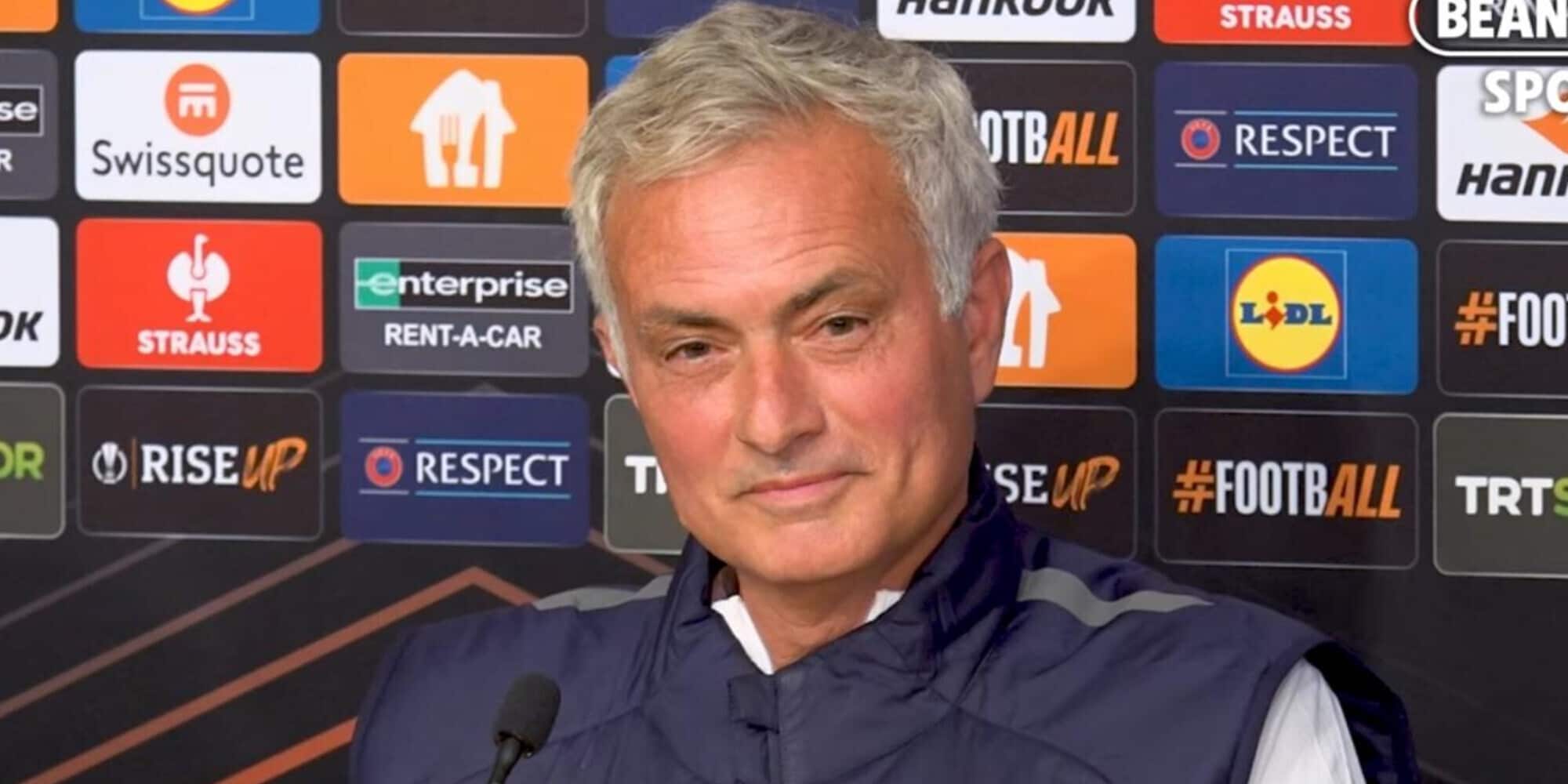 Mourinho punge lo United: "Ora sostengono gli allenatori, c'è stabilità"