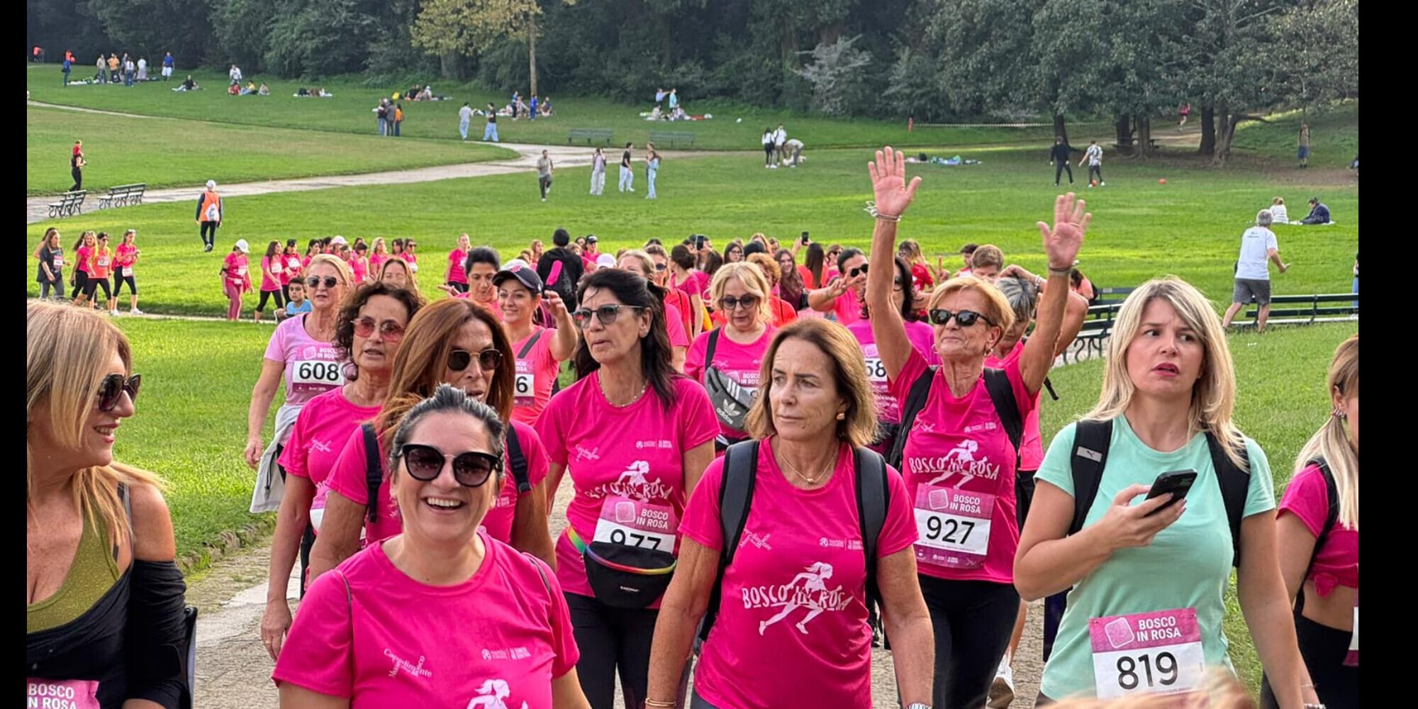 Bosco in Rosa, In settecento tra i viali di Capodimonte per le donne e la beneficenza