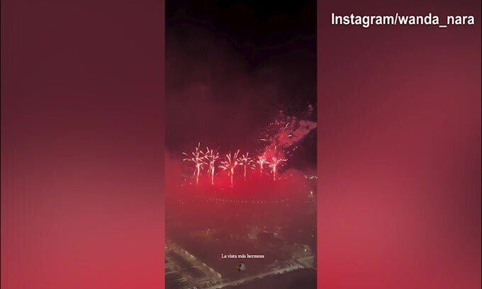 Wanda Nara, che vista da casa: il River gioca, lei osserva lo spettacolo