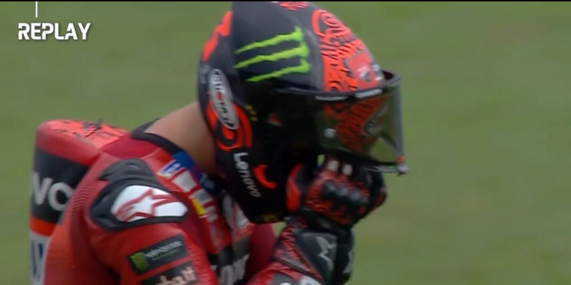 Bagnaia, addio Mondiale? Mani sul volto: Sprint in Malesia da incubo
