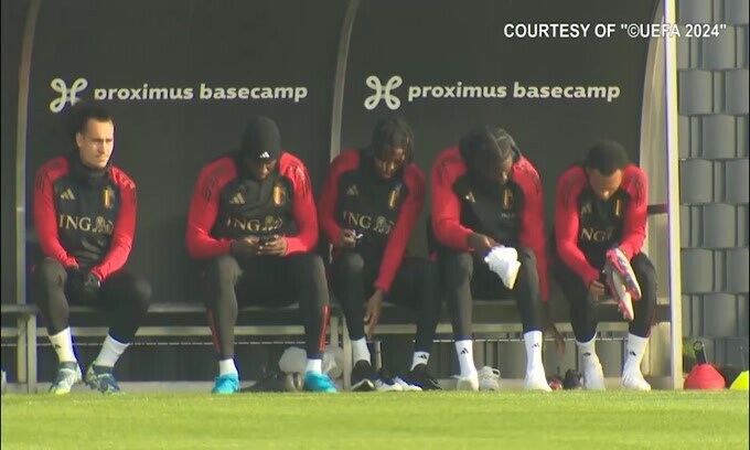 Lukaku, allenamento con lo smartphone