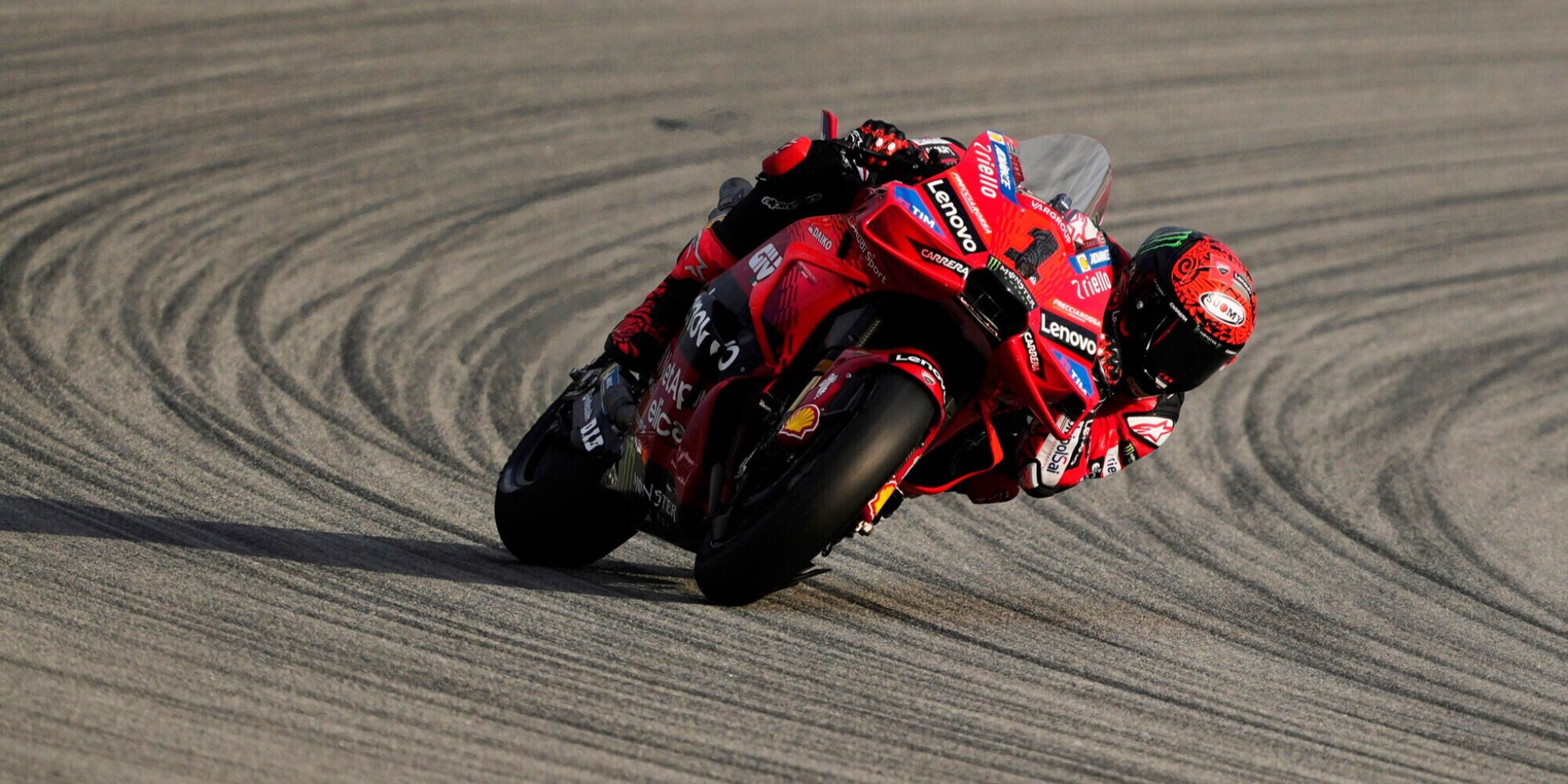 MotoGP, super Bagnaia in pole a Barcellona: Martin partirà quarto