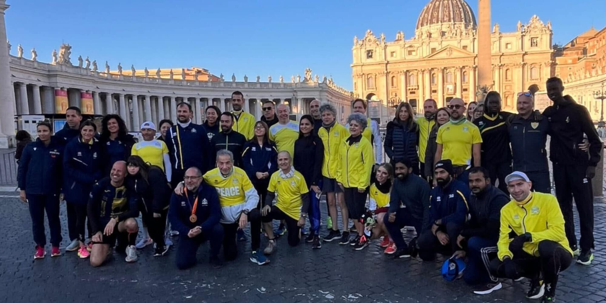 Il Cardinale-maratoneta Vesco con Athletica Vaticana sulle strade di Roma