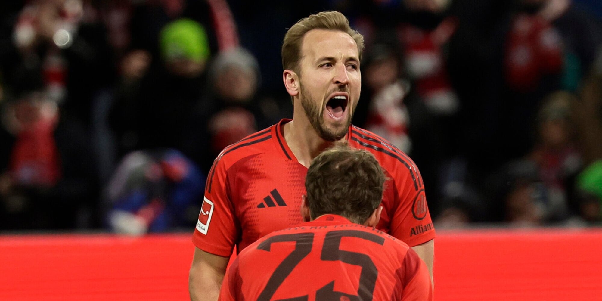 Kane show, il Bayern vola in Bundesliga. Tris Psg, pari tra Cosenza e Modena