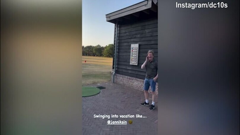 Sinner tenta con il golf, ma il risultato è...disastroso