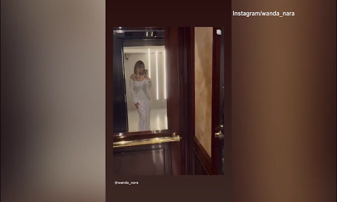Wanda Nara, l’abito da sera fa impazzire i follower