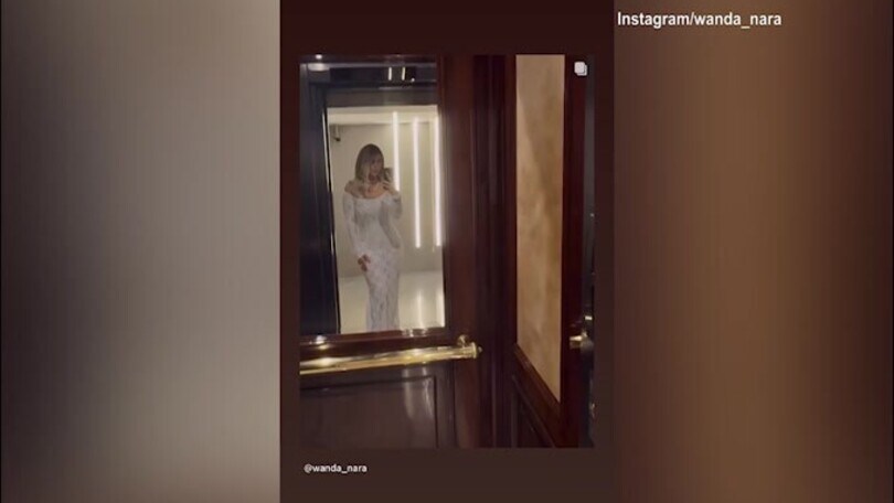 Wanda Nara, l’abito da sera fa impazzire i follower