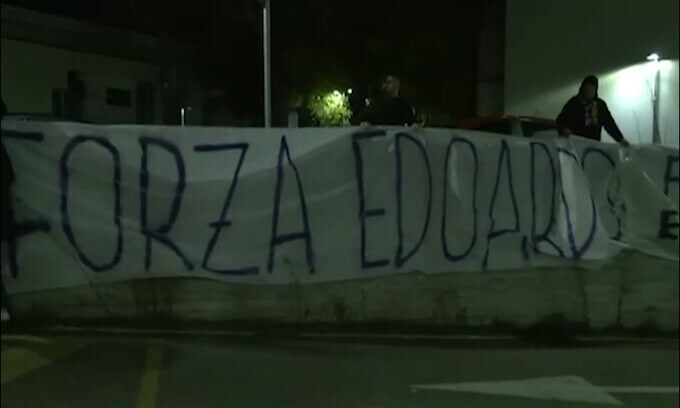 Fiorentina, lo striscione dei tifosi per Bove