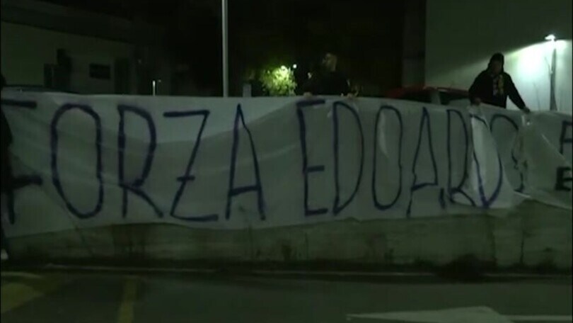 Fiorentina, lo striscione dei tifosi per Bove