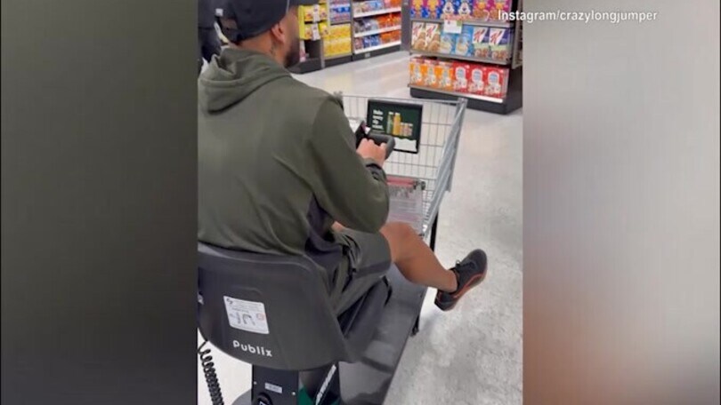 Jacobs che combini? Il video nel supermercato è esilarante