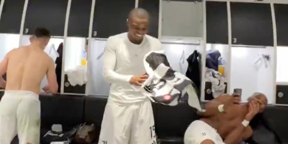 Kalulu diventa l’idolo Juve: il coro della squadra dopo la grande goduria
