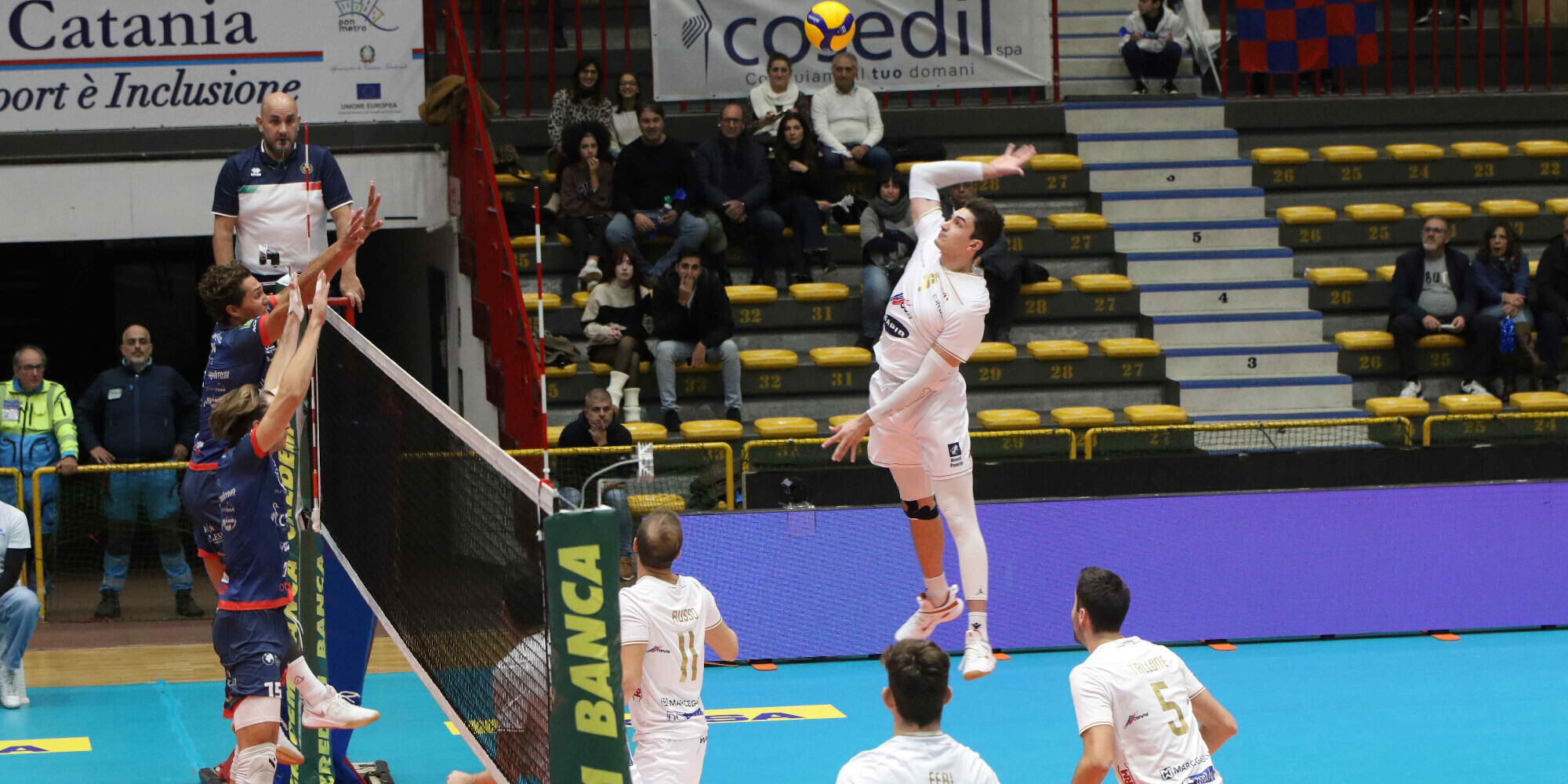 Ravenna rimonta due set e batte Acicastello
