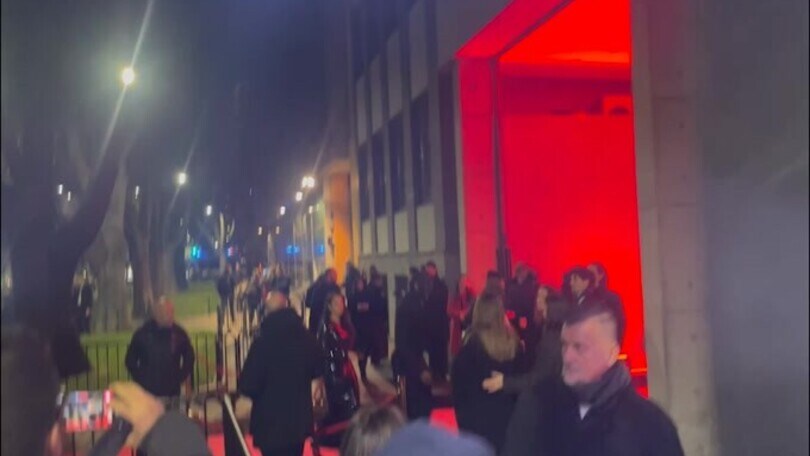 Milan, cori contro Leao