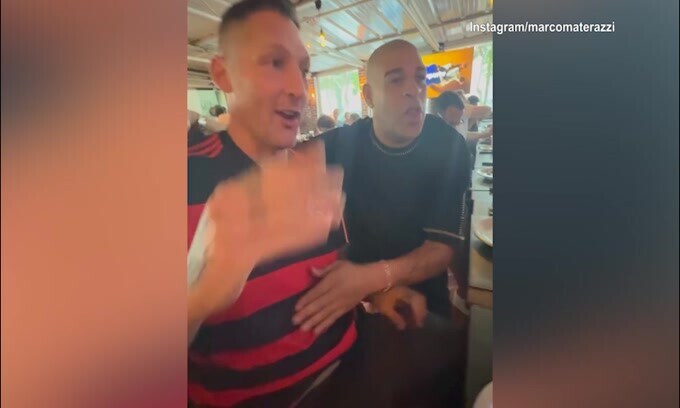 Materazzi in maglia rossonera. Adriano lancia la frecciatina