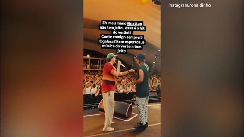 Ronaldinho cantante fa impazzire i fans