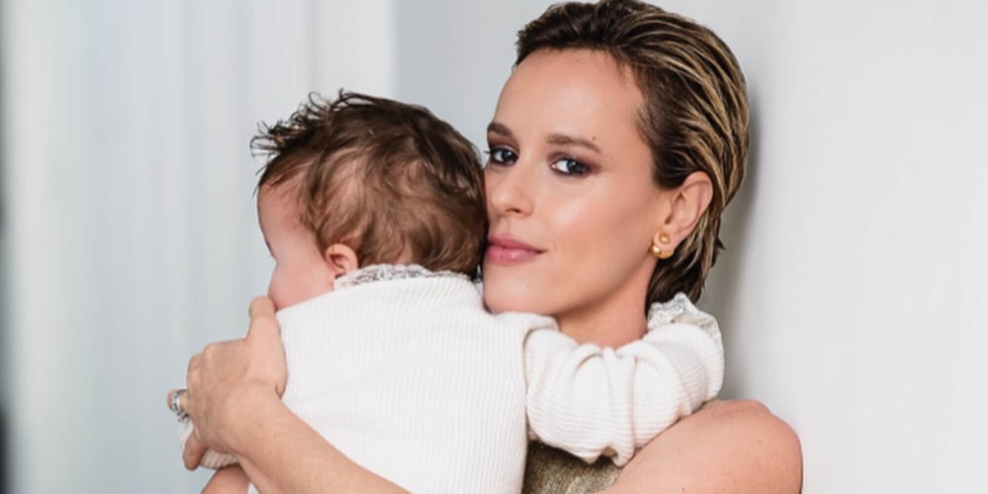 Federica Pellegrini, la toccante dedica social per la figlia: "Legate per l'eternità"
