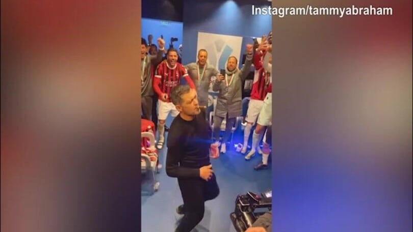 Milan, ecco Conceicao: sigaro in bocca per la vittoria in Supercoppa Italiana