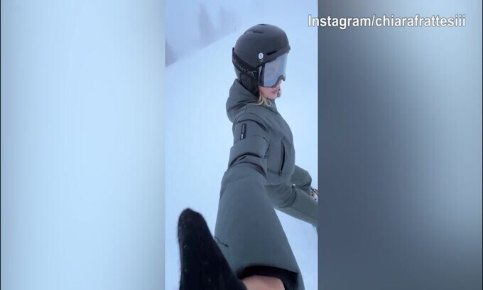 Giornata sulla neve per Geolier e Chiara Frattesi, tra risate e scherzi