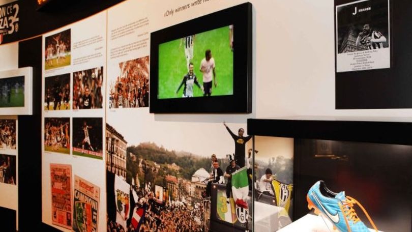 FOTO Pirlo, lo scarpino del derby finisce allo Juventus Museum