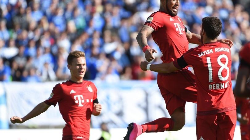 Bayern, che gol di Vidal! A segno anche Coman