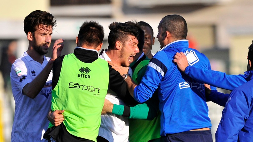 Pro Vercelli-Livorno 1-0, autorete sfortunata di Maicon