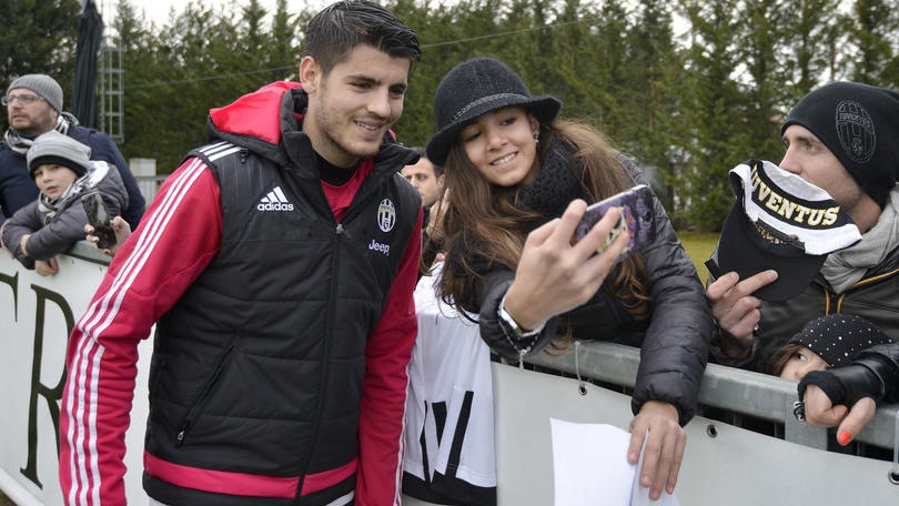 Juventus, che entusiasmo a Vinovo per l'allenamento a porte aperte