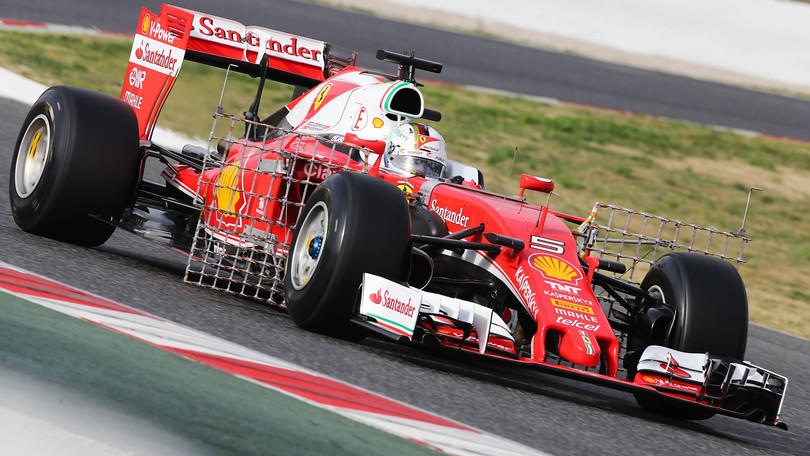 F1, Vettel domina la prima giornata di test