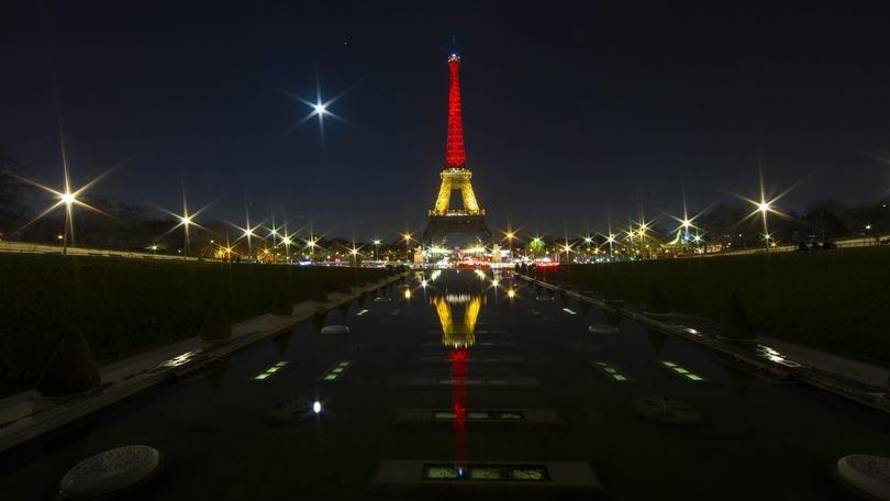 Attentati Bruxelles, da Roma a Parigi, i monumenti si illuminano con i colori del Belgio