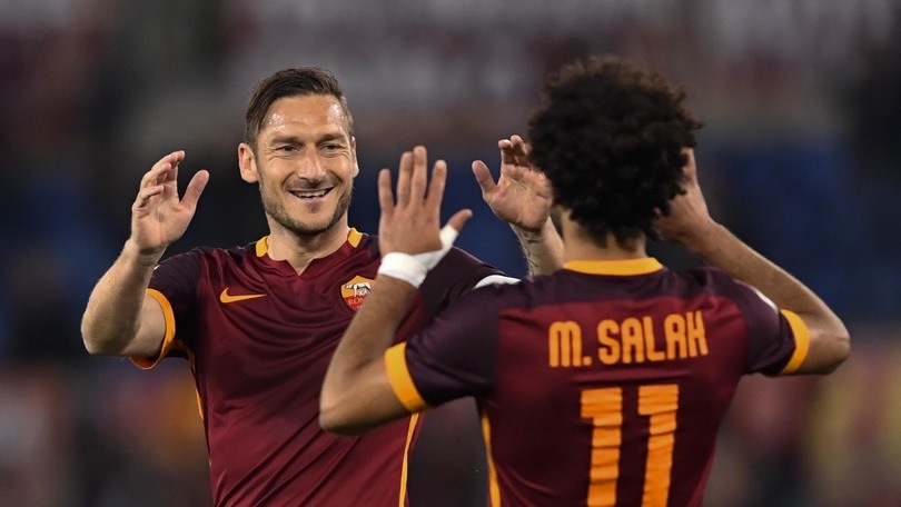 Serie A, Roma-Bologna 1-1: Totti torna in campo e regala l'assist a Salah