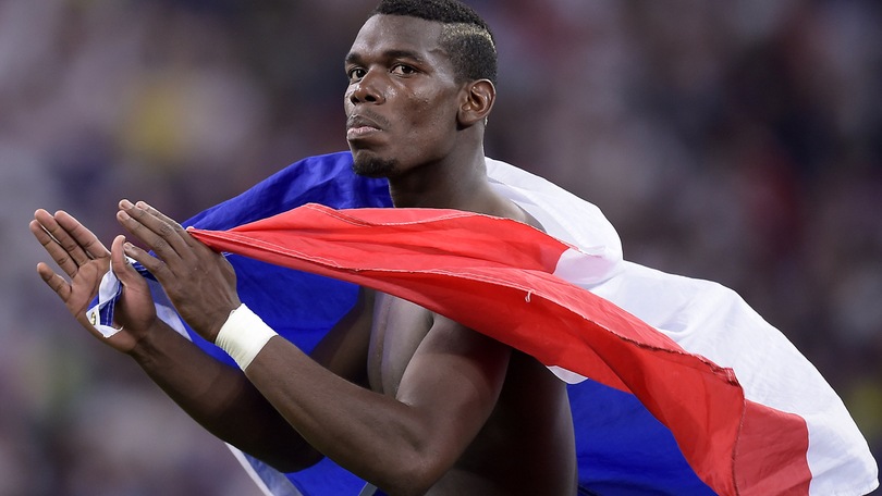 Euro 2016, Francia in finale: l'esultanza di Pogba è con la bandiera!