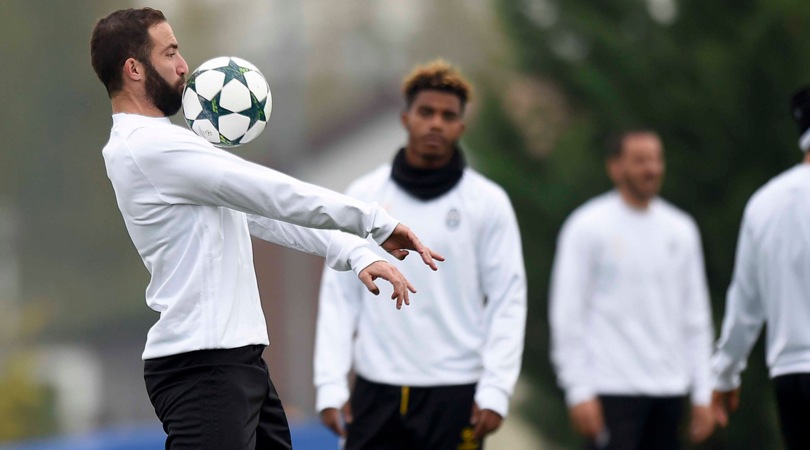 Champions League, Lione attento: Higuain e Pjanic si scaldano a Vinovo