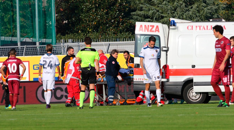 Serie B, le immagini dei soccorsi a Boakye durante Cittadella-Latina