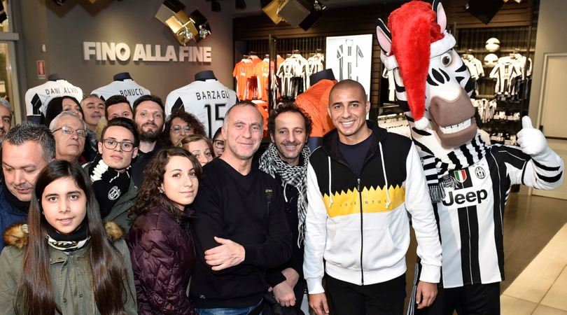 Trezeguet incontra i tifosi. Foto e autografi allo Juventus store