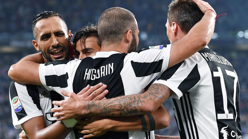 Juventus, Chievo annientato: Higuain e Dybala show