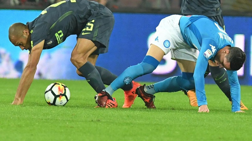 Napoli-Inter 0-0, Sarri resta in vetta
