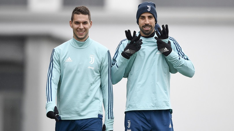 Juventus al lavoro per Verona: Khedira, Pjaca e... chi c'è dietro al tedesco?