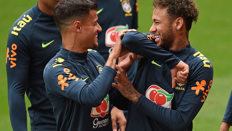 Brasile, Neymar scherza con Coutinho a Liverpool