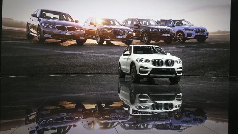 BMW X3 xDrive30e, il nuovo SAV: le foto