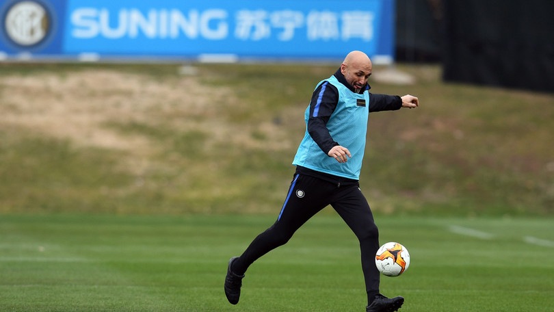 Inter, allenamento per l'Europa League: Spalletti si diverte con il pallone