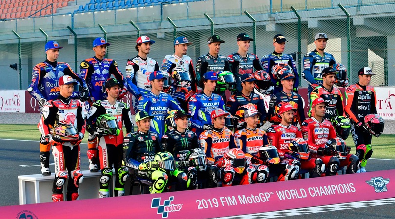 Riparte la MotoGp: lo scatto di gruppo dà il via alla nuova stagione