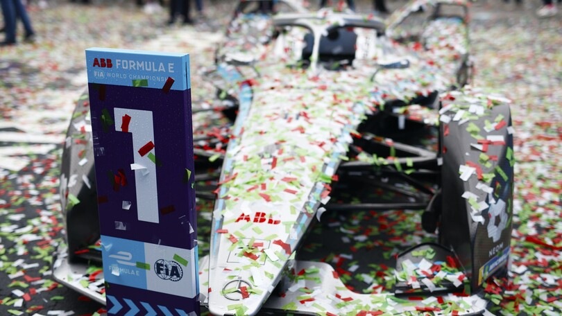 Vandoorne e Mercedes si prendo l'ePrix di Roma