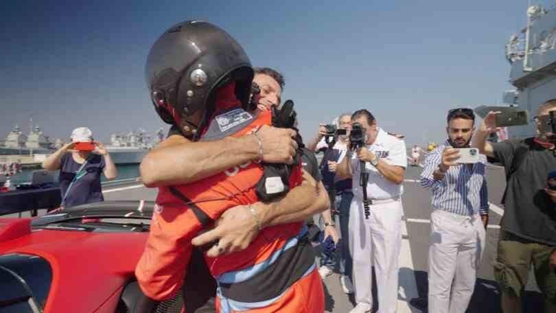 Fabio Barone, record di velocità con una Ferrari SF90 Stradale su una nave