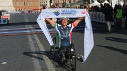 Alex Zanardi alla Maratona di Roma