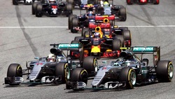 Gp Spagna, guerra fratricida Mercedes