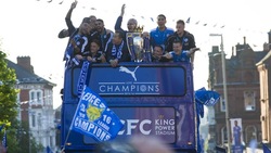 Leicester, in 100 mila a festeggiare i campioni sul bus scoperto