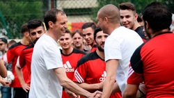 Juventus, Allegri e Trezeguet: lezione alla "Bomber Academy"