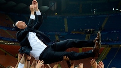 Champions League, Real Madrid: Zidane portato in trionfo